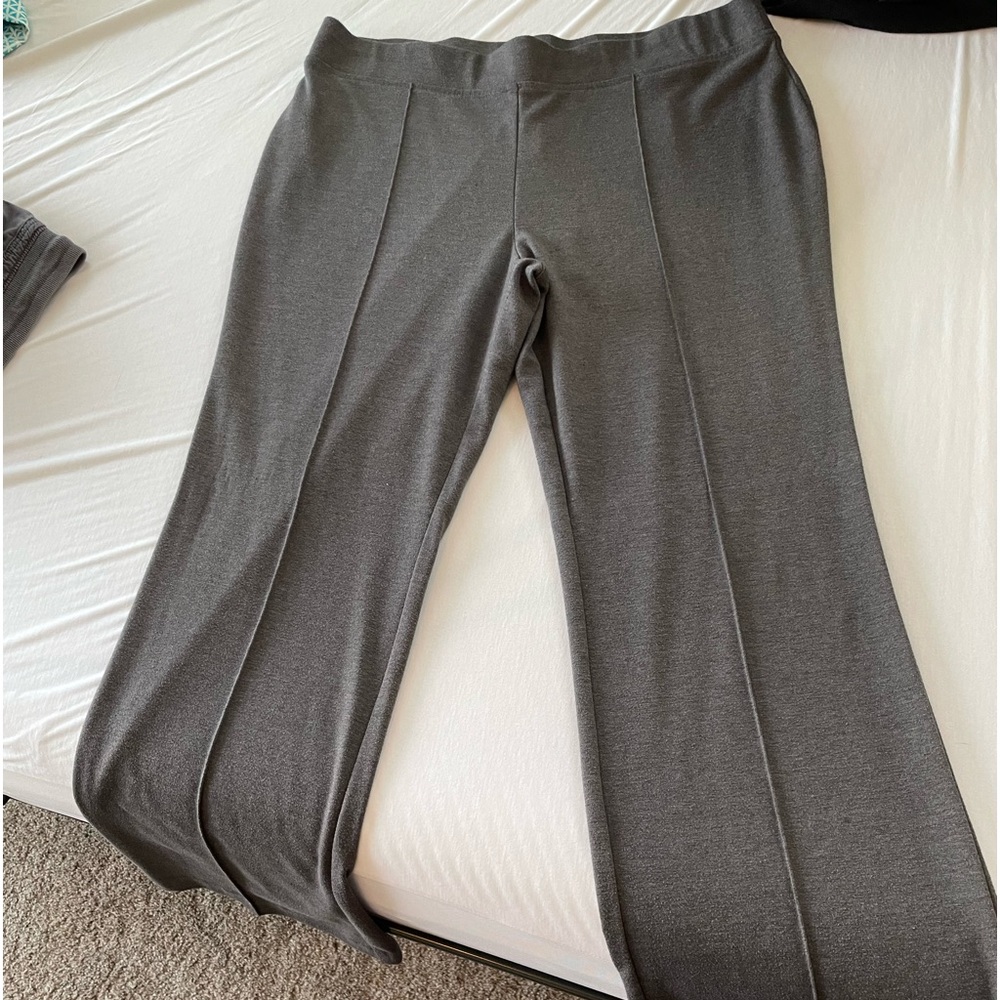 Gray stretchy dress pants, no pockets